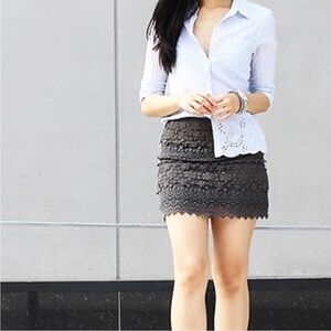 American Eagle Floral Lace Scalloped Dark Grey Mini skirt, size 2